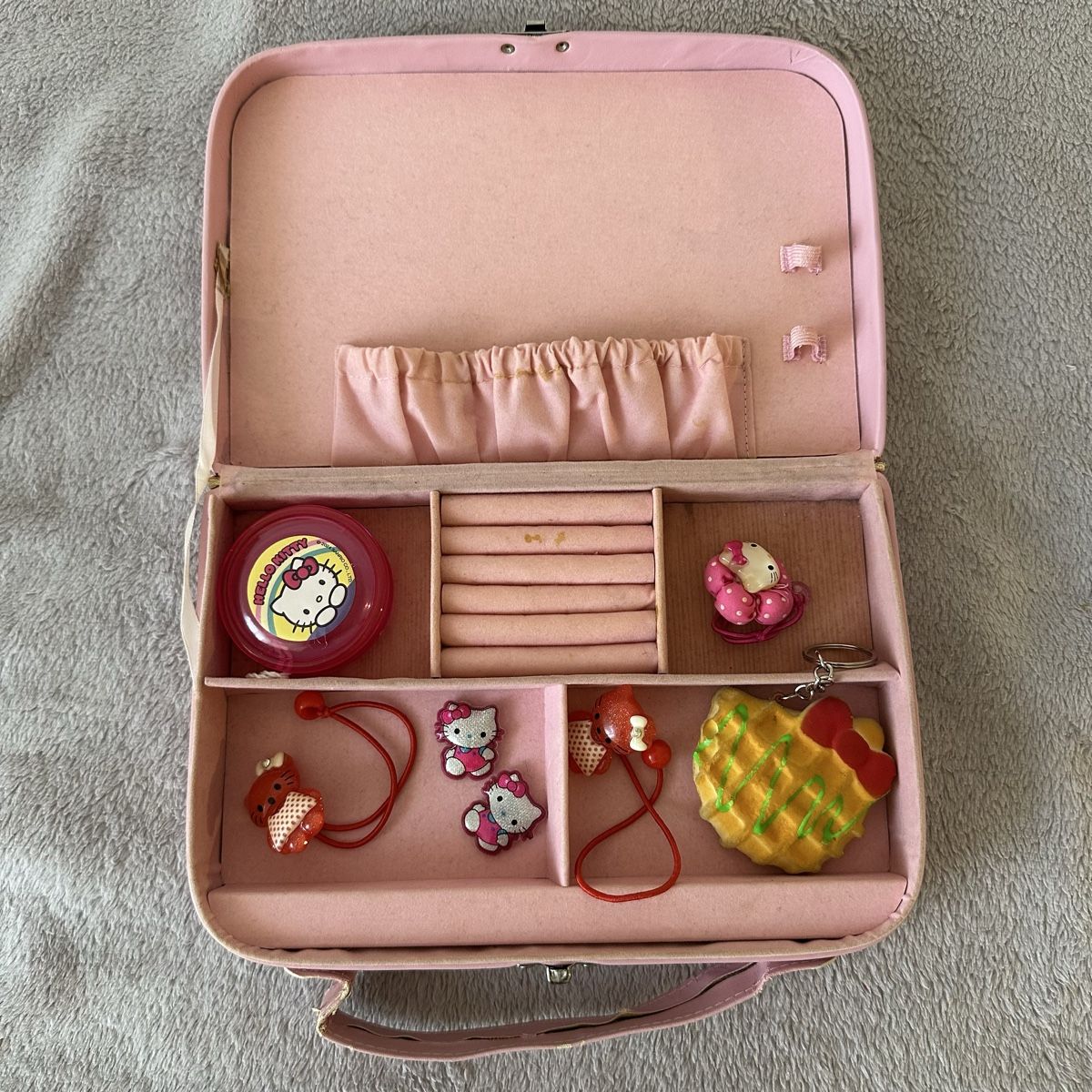 Portagioie: Coffret à bijoux Hello Kitty Vintage – Difettoso da Givisiez venduto da dor_xb9k 2
