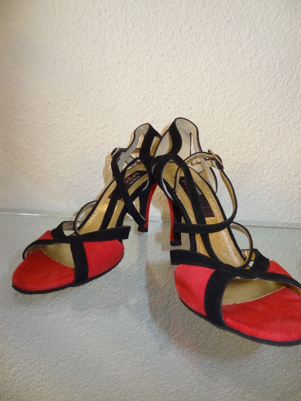 Scarpe da donna: Neue Tangoschuhe Epoca Grösse 39 – Nuovo (secondo la descrizione) da Zürich venduto da badersi