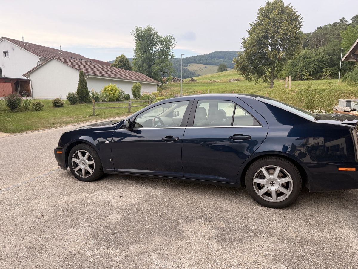 Cadillac Autos: Cadillac STS à vendre – Gebraucht aus Vicques von sam_sf59