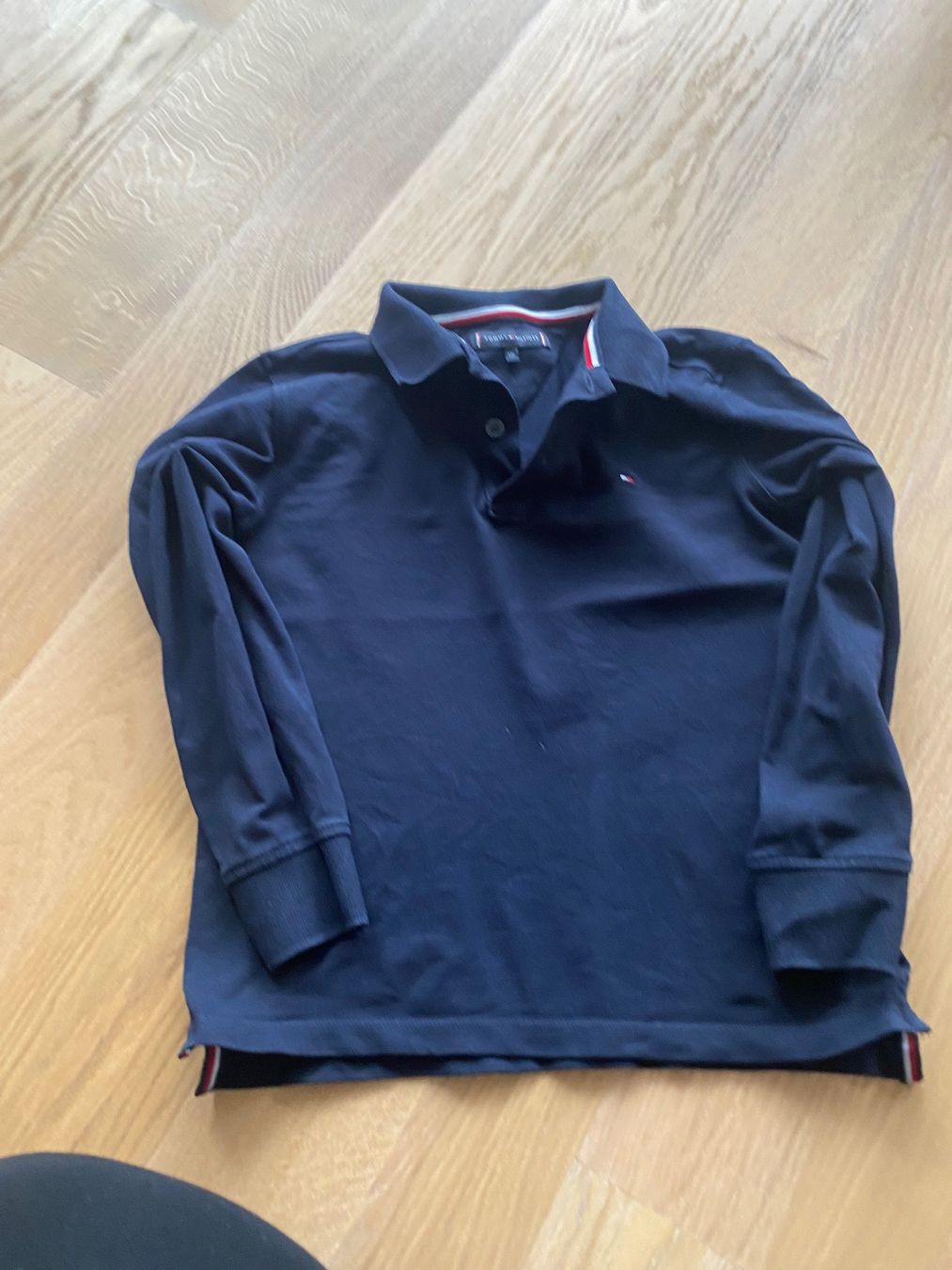 Tommy Hilfiger Hemden, T-Shirts & Polos: Shirt von Tommy – Gebraucht aus Baar von rel_9lvy