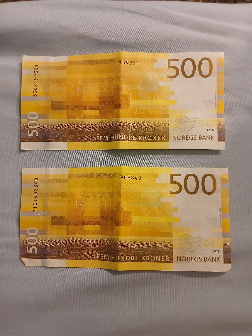 Banknoten: 2 billets de 500 couronnes norvégiennes 2018 – Gebraucht aus Marly von globetrotter1723 1