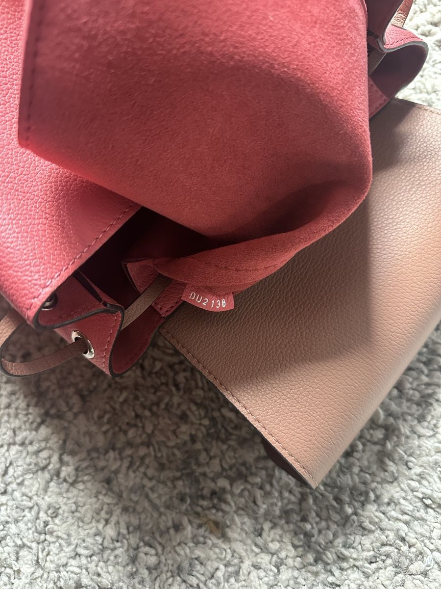 Louis Vuitton Sacs à dos: Louis Vuitton Rucksack LockMe, Leder, Neu! – Neuf avec emballage d'origine à Luzern par kim221080 1