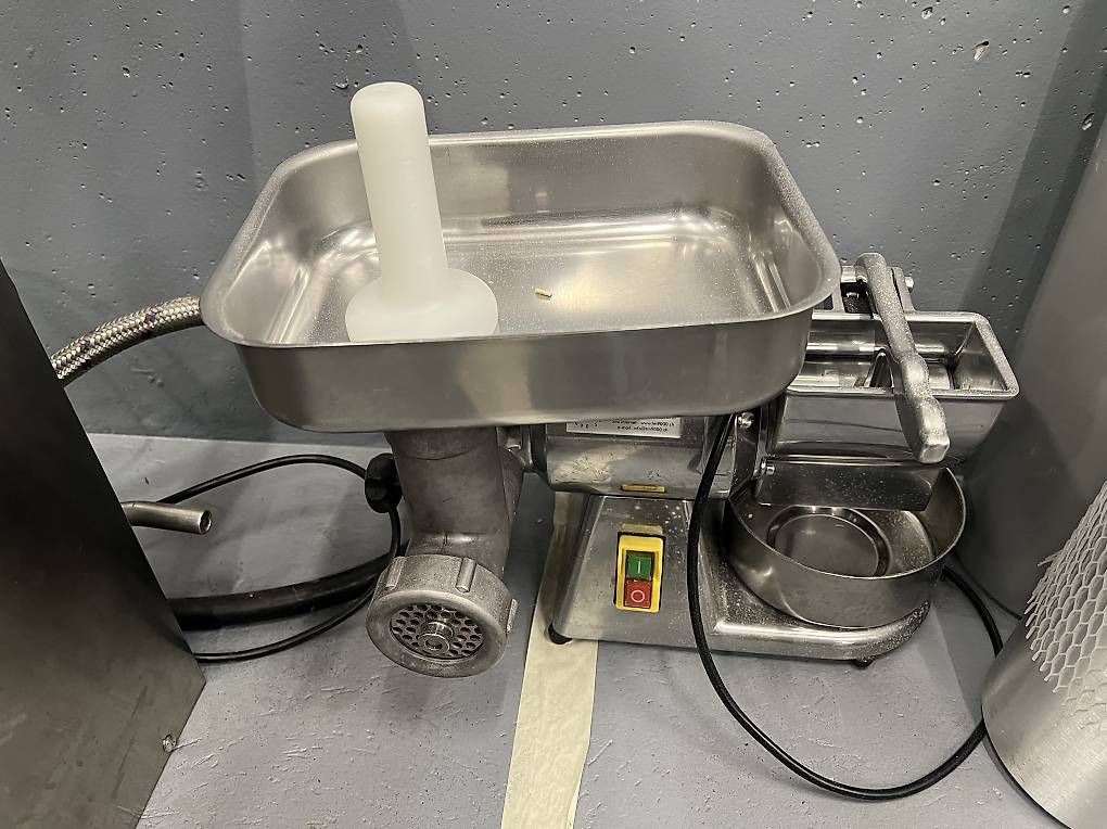 Elettrodomestici da cucina: Macchina per macinare  – Usato da Pollegio venduto da kev_5qq2 3