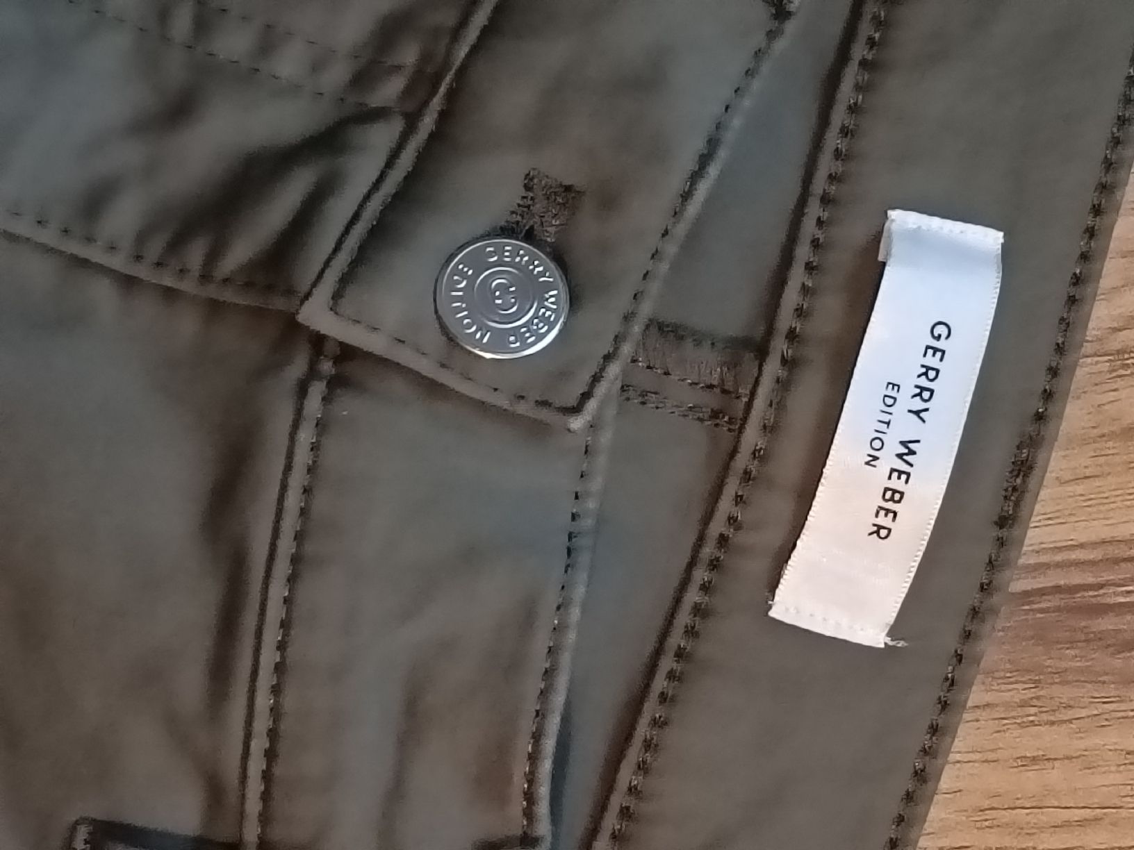 Gerry Weber Pantaloni: Gerry Weber Damen Caprihose Gr. S Bundweite 80 cm – Usato da Sargans venduto da Polifemo58 1