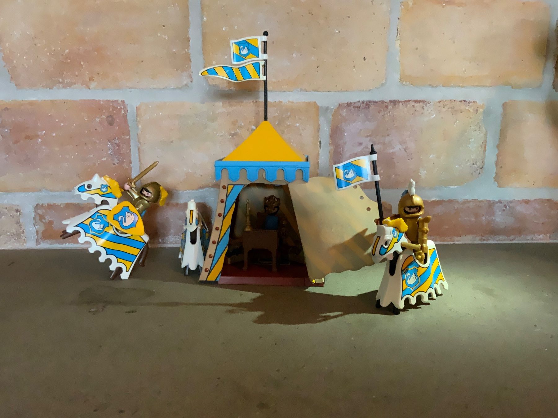 Playmobil Spielzeuge: Belagerungstrupp der Schwanenritter – Gebraucht aus Burgdorf von rainerw07 2