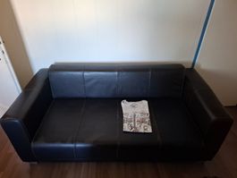 Sofa aus Kunstleder schwarz dreisitzig gebrauchter Zustand