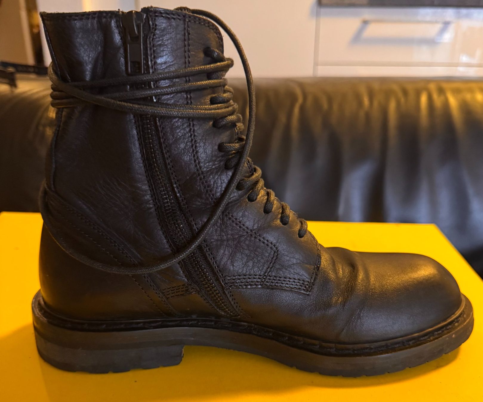 Scarpe da uomo: Lace-Up Ann Demeulemeester Combat Boots – Usato da Canobbio venduto da kk_dee 4