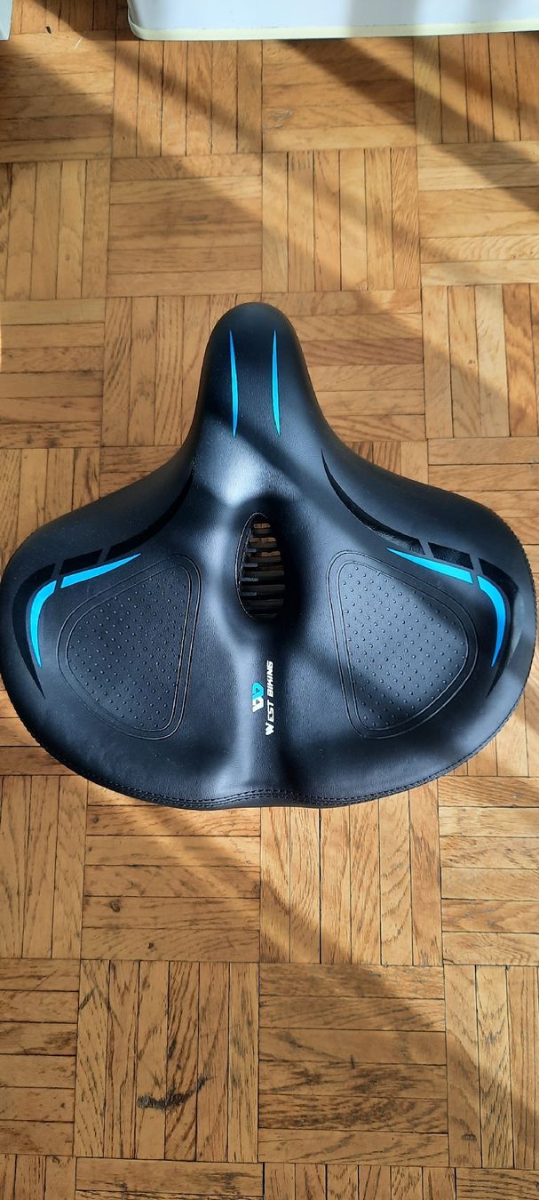 Pièces détachées: selle de vélo extra-large neuf – Neuf (Voir description) à La Chaux-De-Fonds par titi117suisse