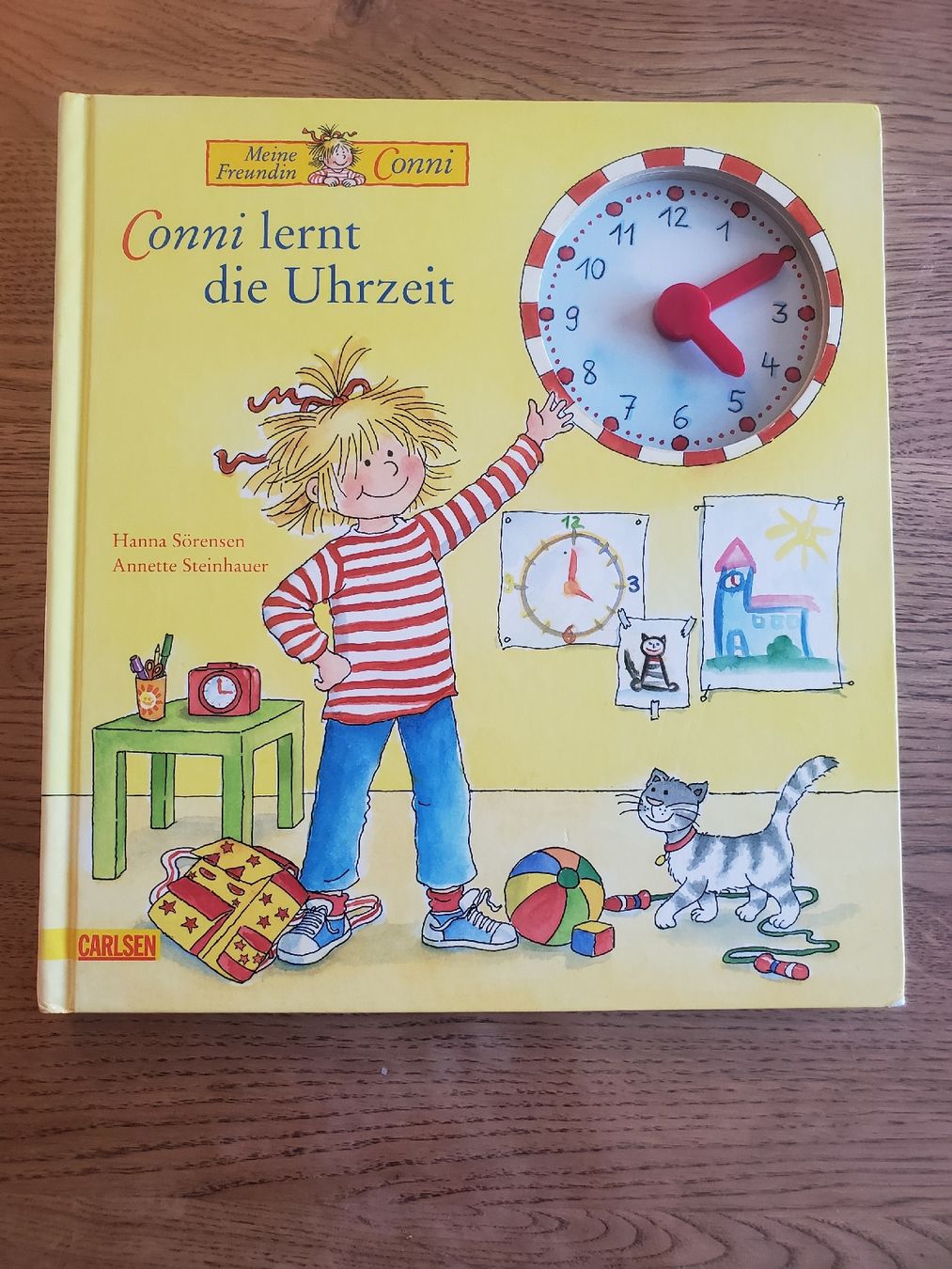 Libri: Conni lernt die Uhrzeit, Buch – Usato da Frauenfeld venduto da BeneFull