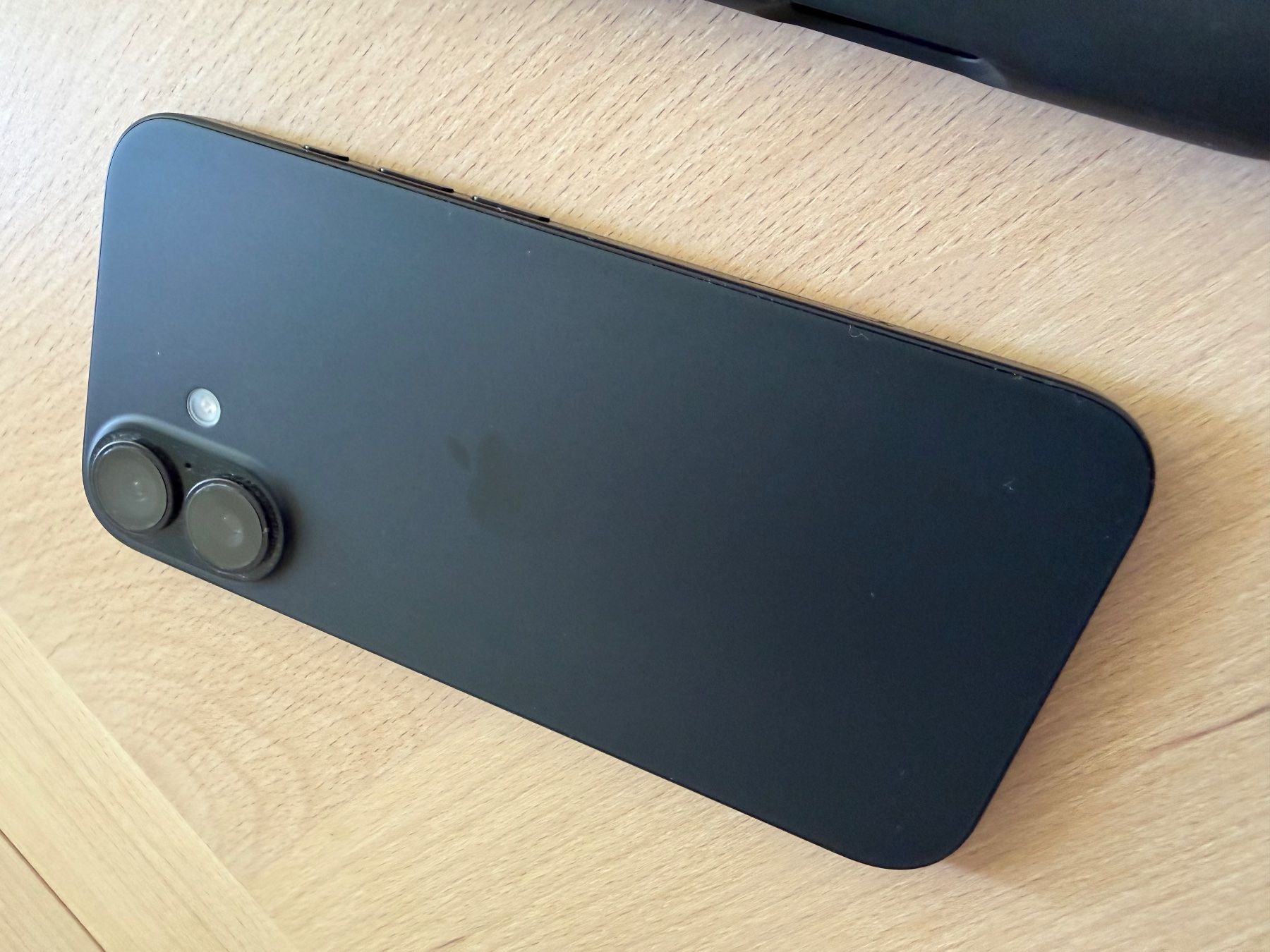 Apple Telefoni cellulari / Smartphones: iPhone 16 - 128GB – Usato da Ittigen venduto da jimmy_ 5