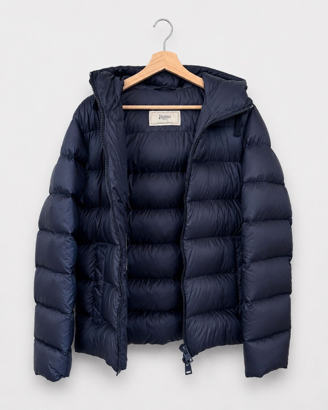 Herno Jacken: Herno Globe Down Jacket Navy Men – Gebraucht aus Kilchberg ZH von and_d6s2