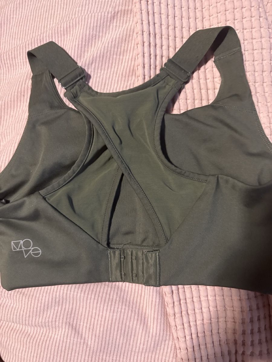 Top: Brassière H&M – Nuovo (secondo la descrizione) da Chêne-Bougeries venduto da dav_x99l 1