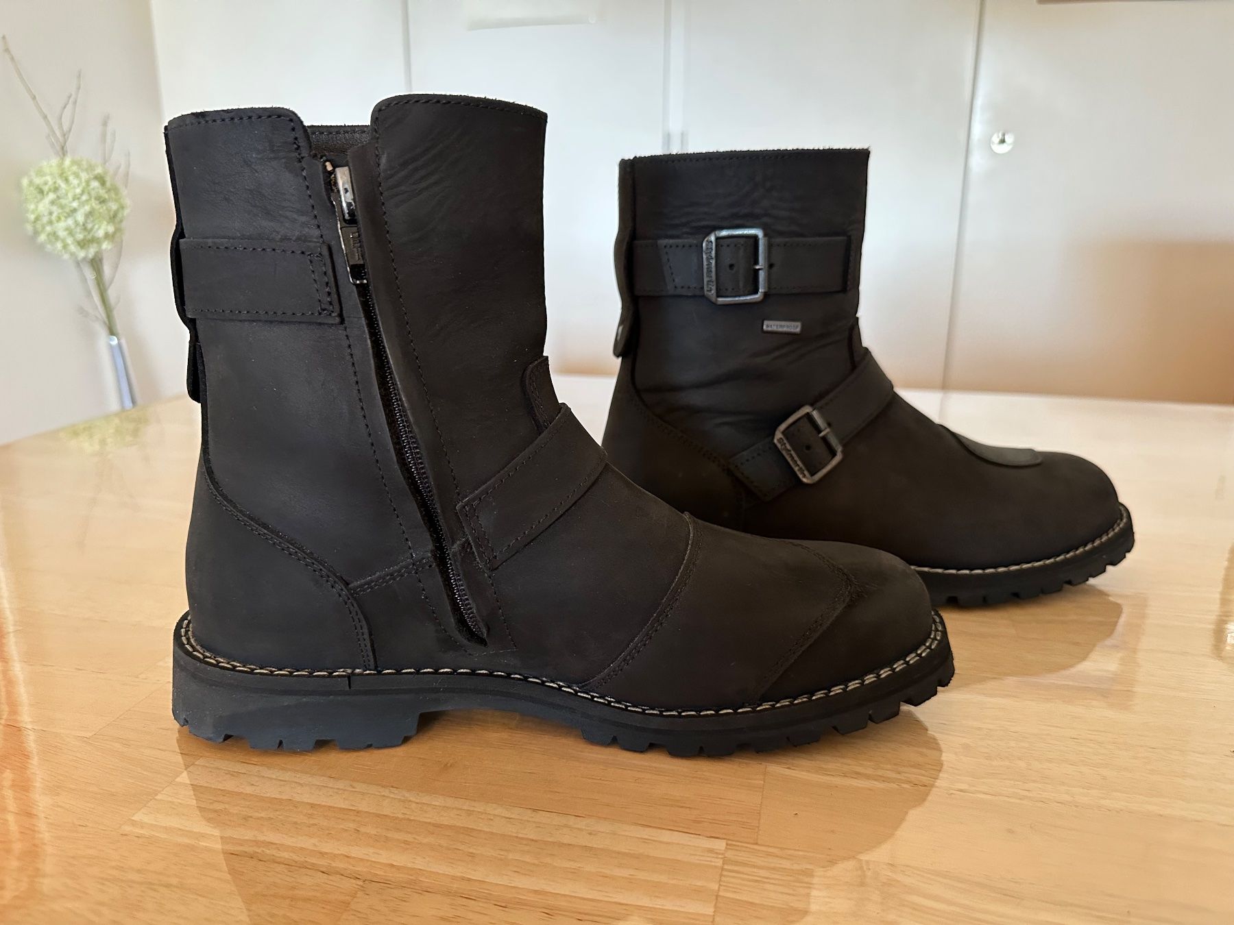 Scarpe da uomo: Bottes de moto Stylmartin Legend Mid WP – Nuovo (secondo la descrizione) da La Neuveville venduto da flodocha 1