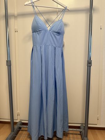 Langes, hellblaues Kleid, Grösse 36