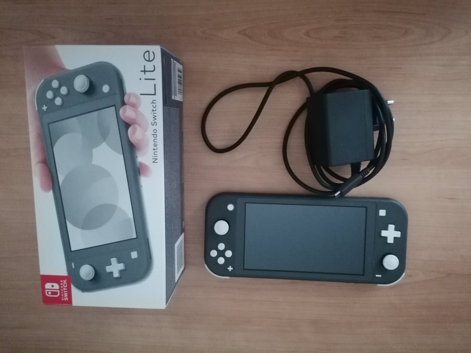 Nintendo Console: Nintendo Switch Lite – Nuovo (secondo la descrizione) da Uster venduto da ale2fabri