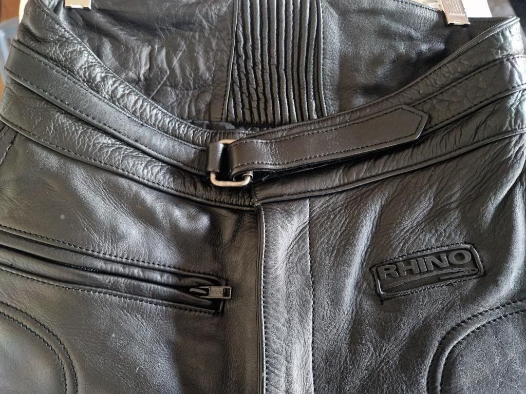Pantaloni: Leder Motorrad Hosen – Usato da Oberweningen venduto da shaw19 3