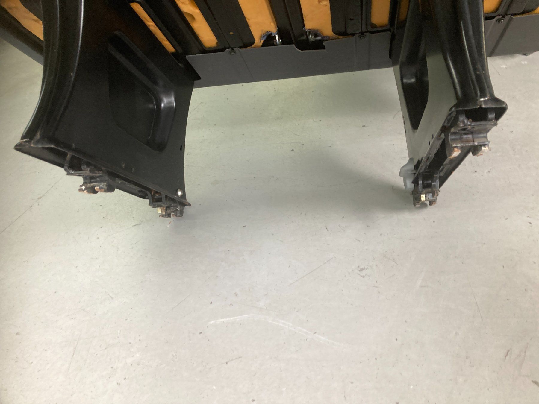 Mercedes-Benz Tutti pezzi di ricambio auto: Mercedes Benz Sprinter 903 Sitzbank 2er – Usato da Cham venduto da WB2223 5