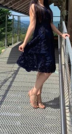 Elegantes dunkelblaues Spitzenkleid Collection 8, Gr. 3840