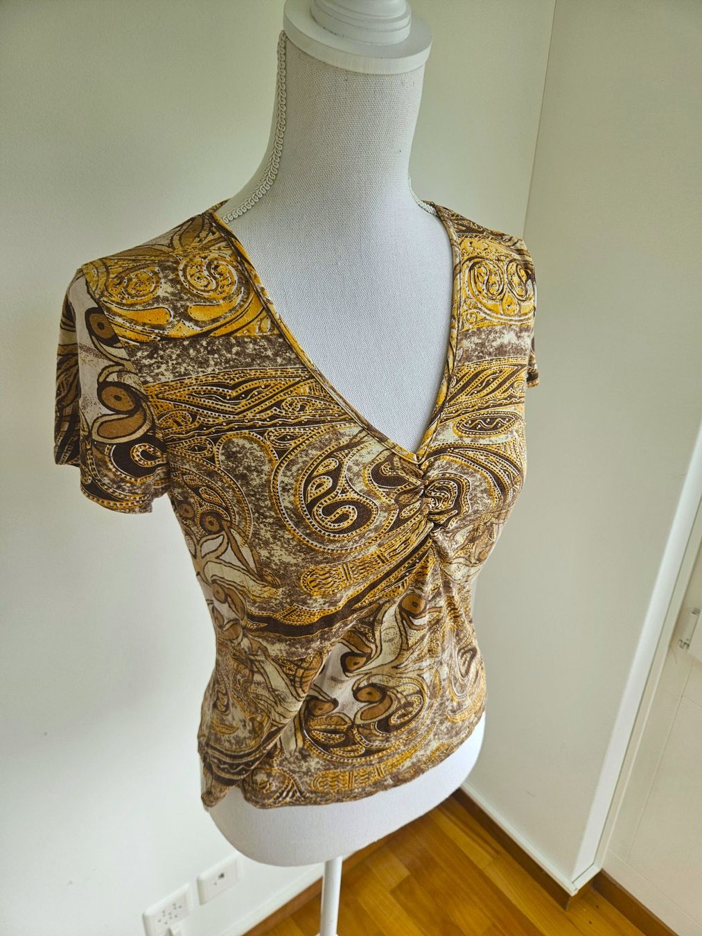 Top: Gold/Braun Boho Top M/L – Usato da Langnau am Albis venduto da Kookysprite