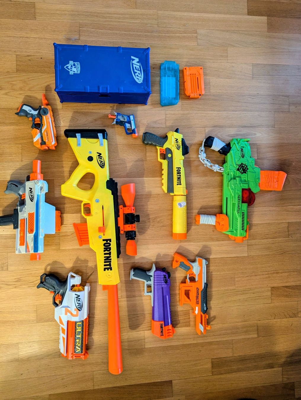 Nerf Giocattoli: NERF Gun Set - 9 Stück - FORTNITE – Usato da Zürich venduto da han_mh29