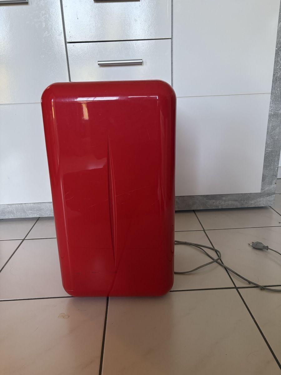 Réfrigérateurs: Mini-Kühlschrank rot Retro  – D'occasion à Frick par Lipstik