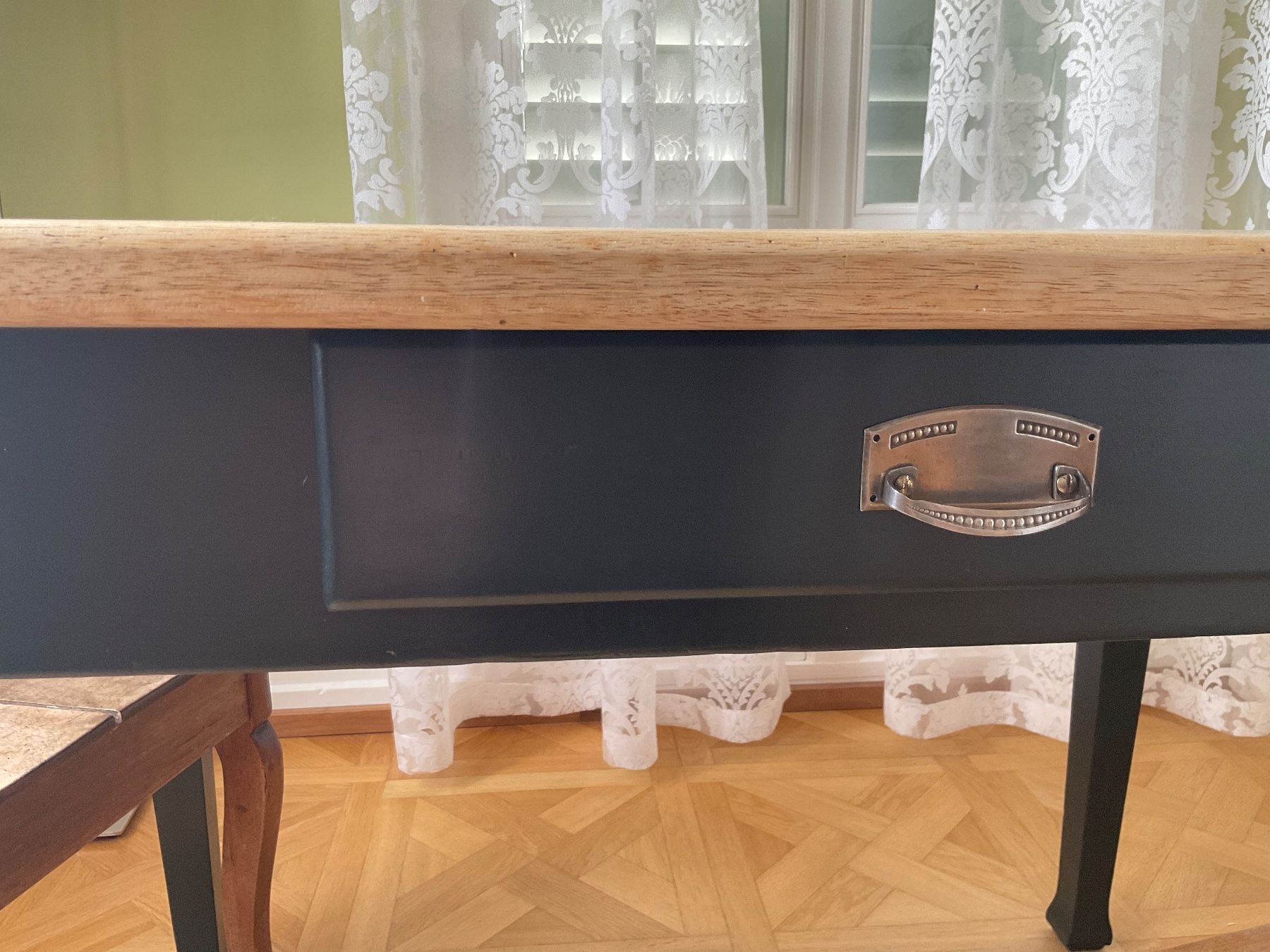 Tavoli: Antiker Tisch mit Schublade, restauriert – Usato da Schönholzerswilen venduto da SommerhausFurniture 2