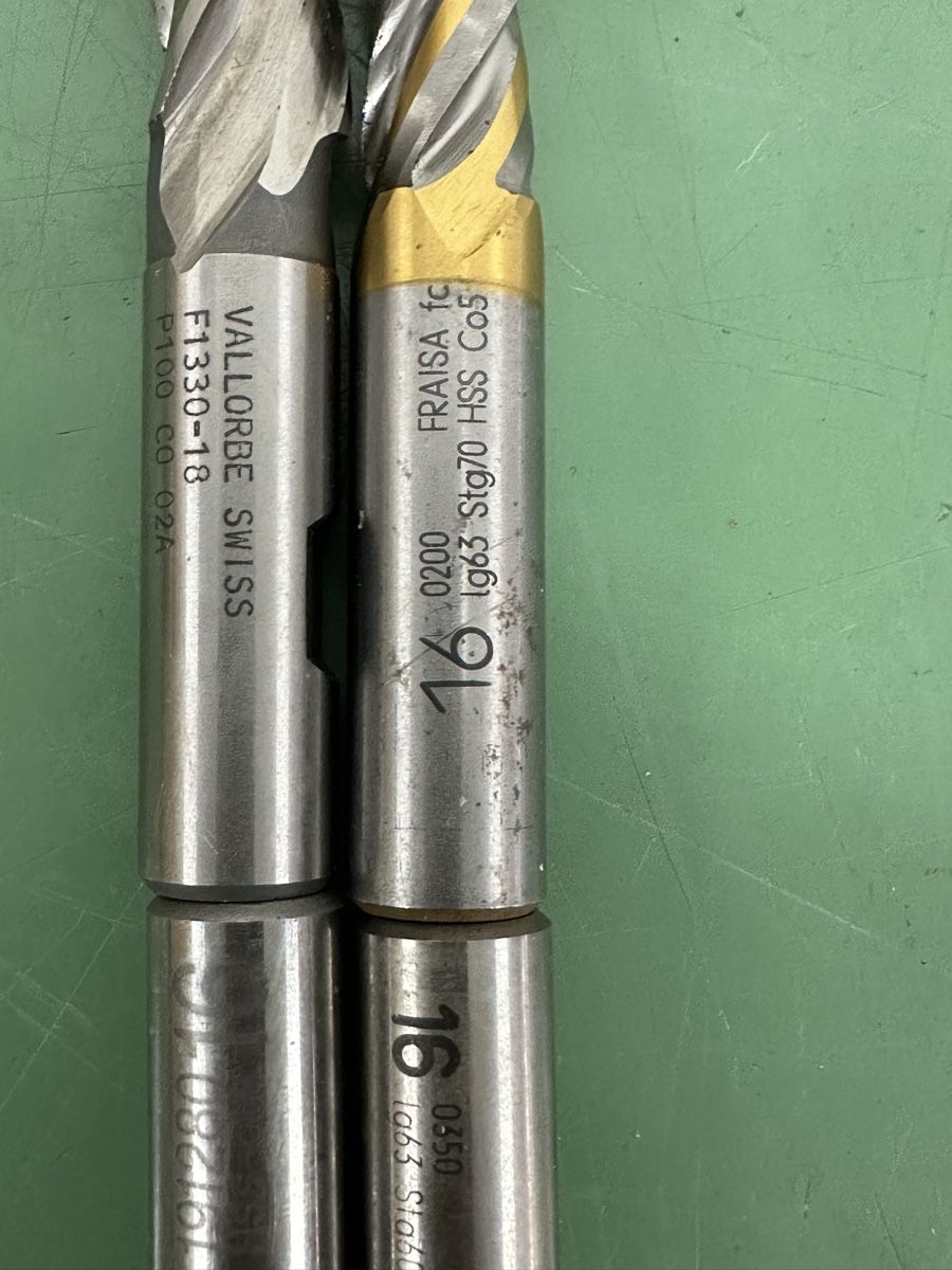 Tutti gli attrezzi: 4x HSS End Mills, Schaftfräser. – Usato da Aarberg venduto da SNMachines 1