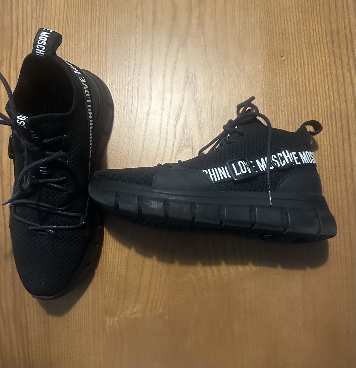 Moschino Scarpe da donna: Love Moschino Sneakers  – Usato da Walperswil venduto da 1pe_2rbz 2