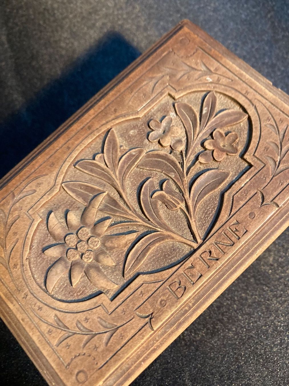 Pots: Boite Brienz Bern Holz Kaste – D'occasion à St-Cierges par LeRegain