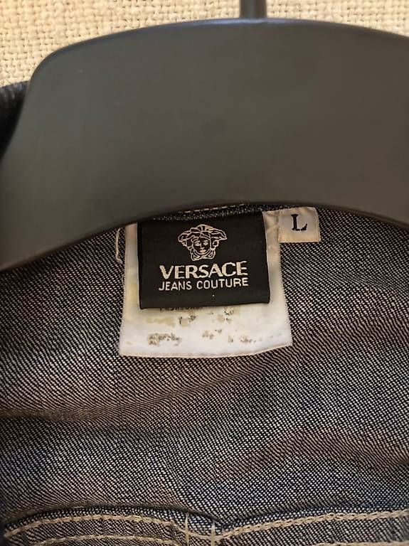 Versace Giacche: Véritable veste en jeans Versace vintage – Usato da Gland venduto da st20ch 1