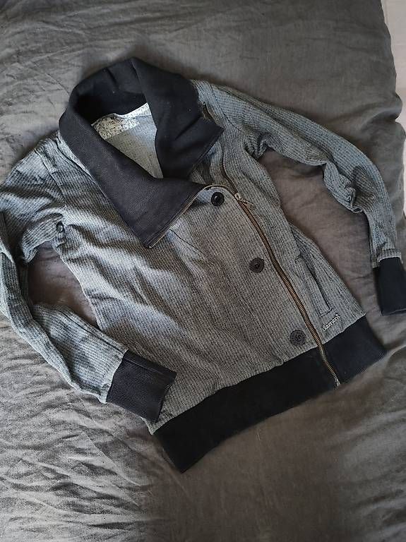 Maglioni & Felpe: Origineller Pullover mit coolen Details in schwarz-grau – Usato da Zürich venduto da brendlerb 3