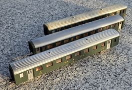3x H0 Personenwagen von Lima Modelleisenbahn