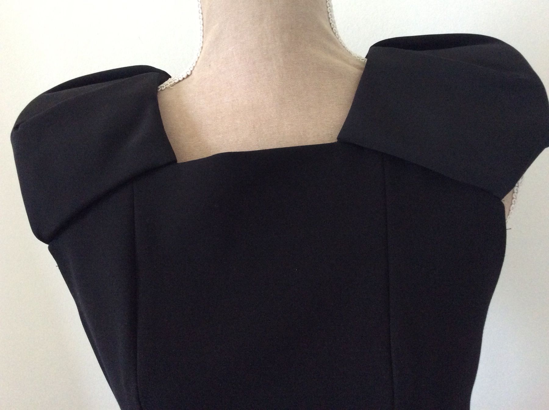 Kleider: Schumacher, Cocktailkleid, Gr. 3 – Gebraucht aus Salenstein von Esprit57 2