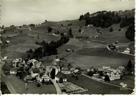 mit dem Flugzeug über Ennetbühl