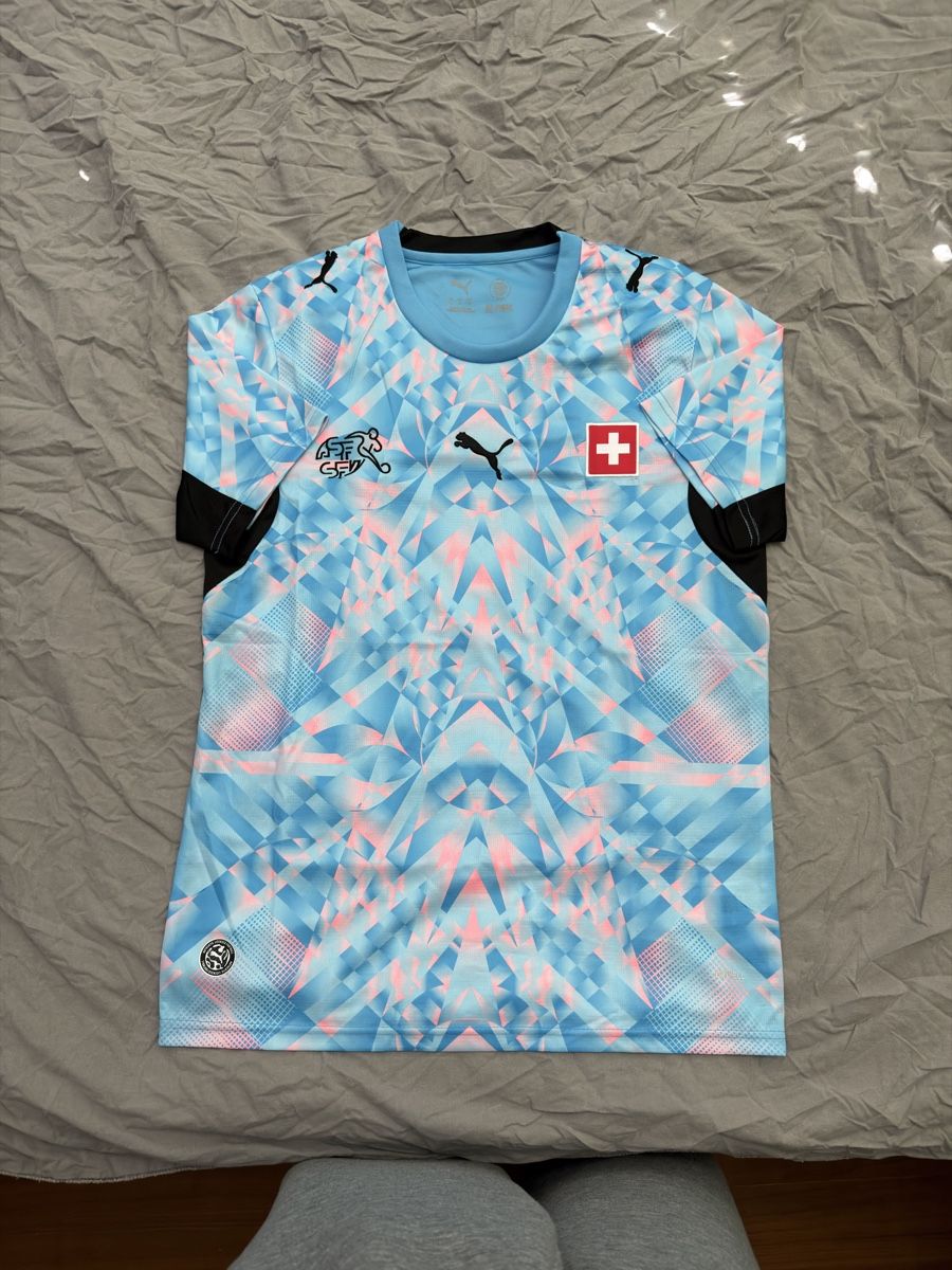 Schweizer Nati Canottiere & Pantaloni: Schweiz Trikot wm 2026 – Nuovo e nell'imballaggio originale da Biberist venduto da Eliasm_18 1