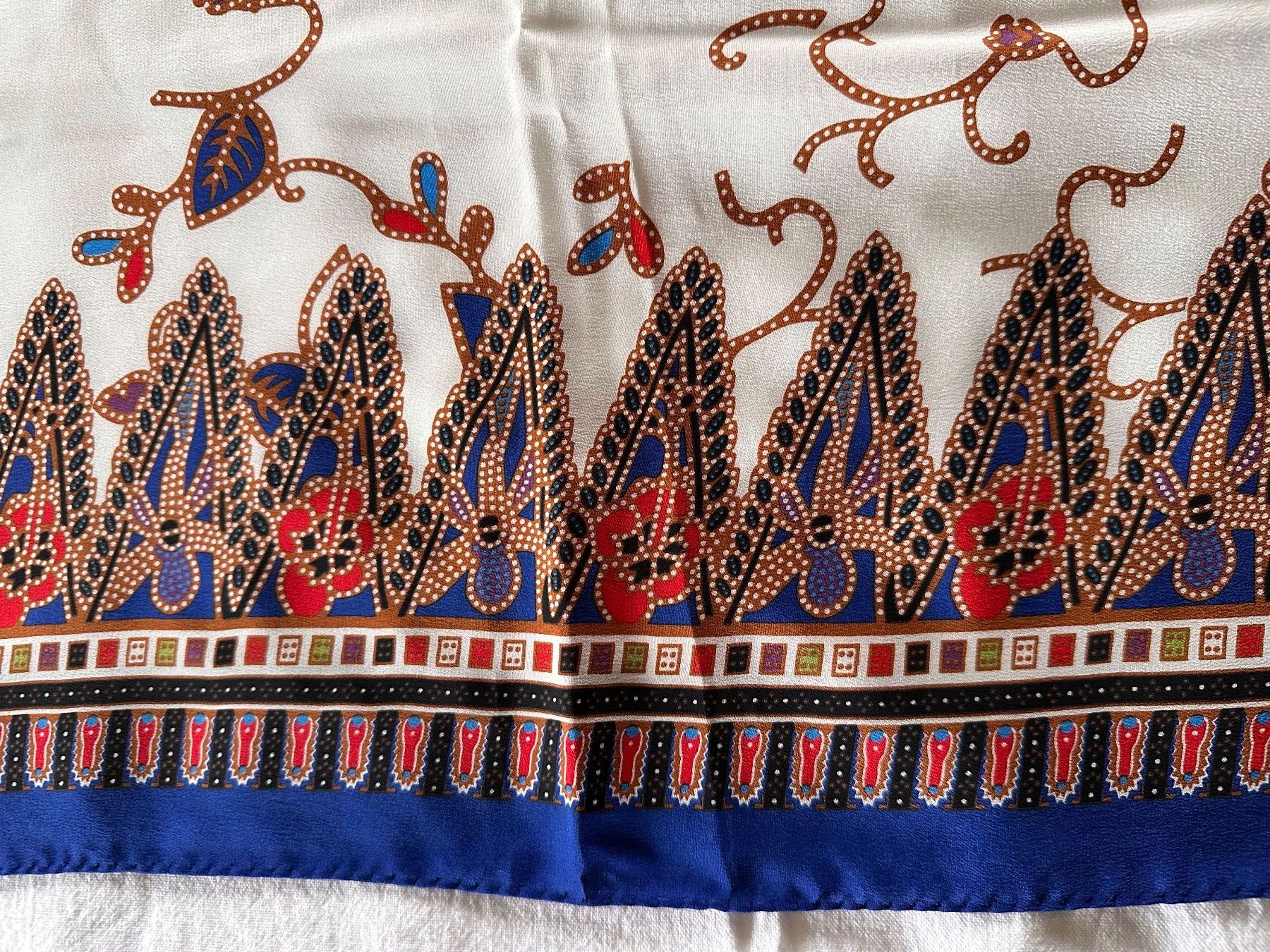 Foulards, Tücher & Schals: Carré en soie Balmain – Neu (gemäss Beschreibung) aus Bouveret von seb_rjx8 1