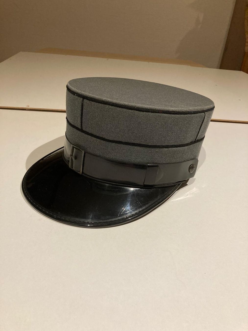 Schweizer Armee Uniformi: Schweizer Armee Mütze – Usato da Rüfenacht BE venduto da zur_2s9l 1