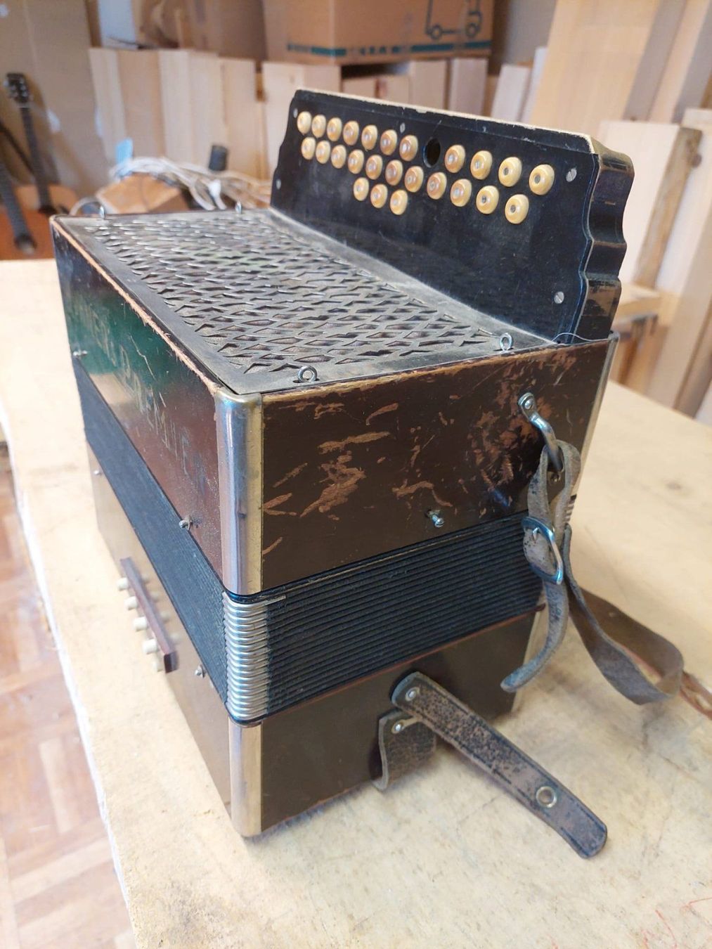 Hohner Musikinstrumente: Akkordeon diatonisch Hohner's Premiere – Defekt aus Davos Platz von wauwauin