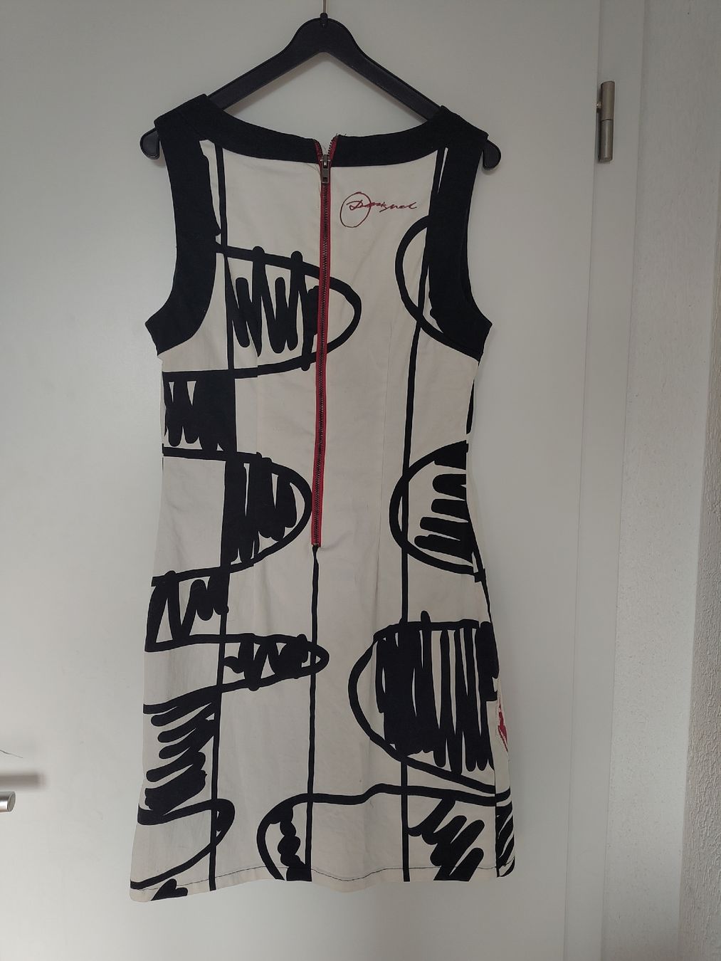 Desigual Robes: Robe Desigual – Neuf (Voir description) à Préverenges par mamjali76