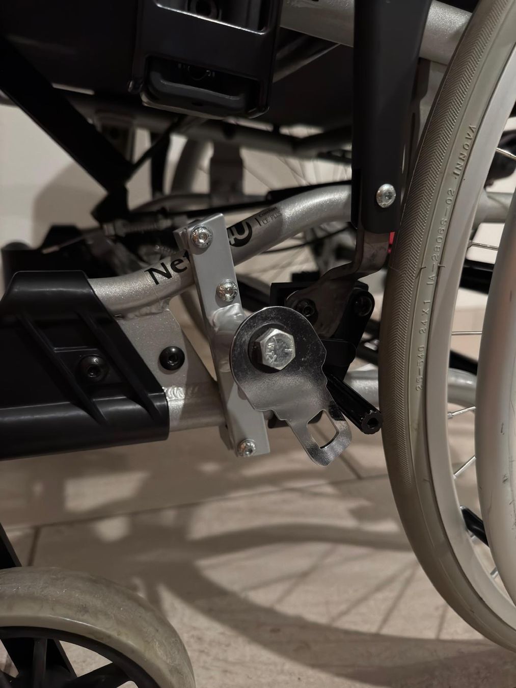 Rollstühle: fauteuil roulant – Gebraucht aus Misery von lyd_2m6f 9