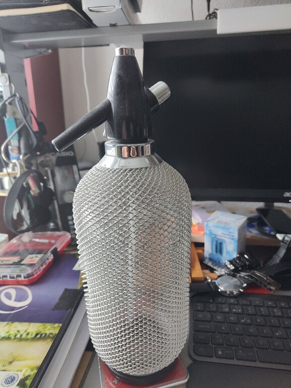 Bouteilles: Sodaflasche  Glasflasche mit Schutzgitter  – D'occasion à Bürglen TG par rehaso2214 2