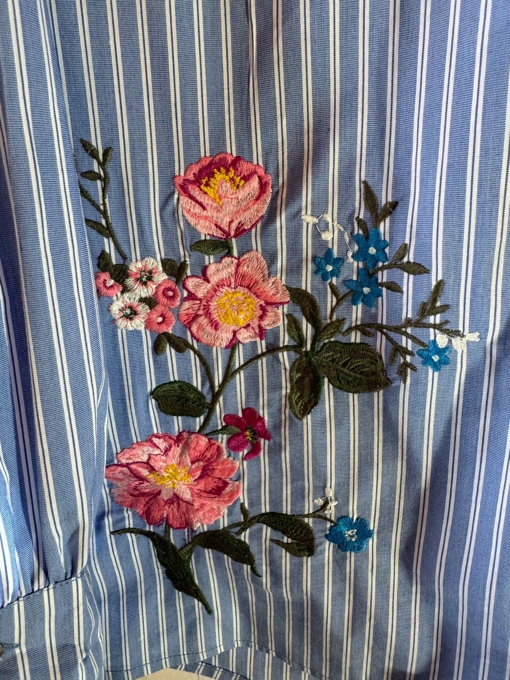 Camicette: Gestreifte Bluse mit Blumenmuster  ca Gr. S – Usato da Grosswangen venduto da second_hand_dress 2