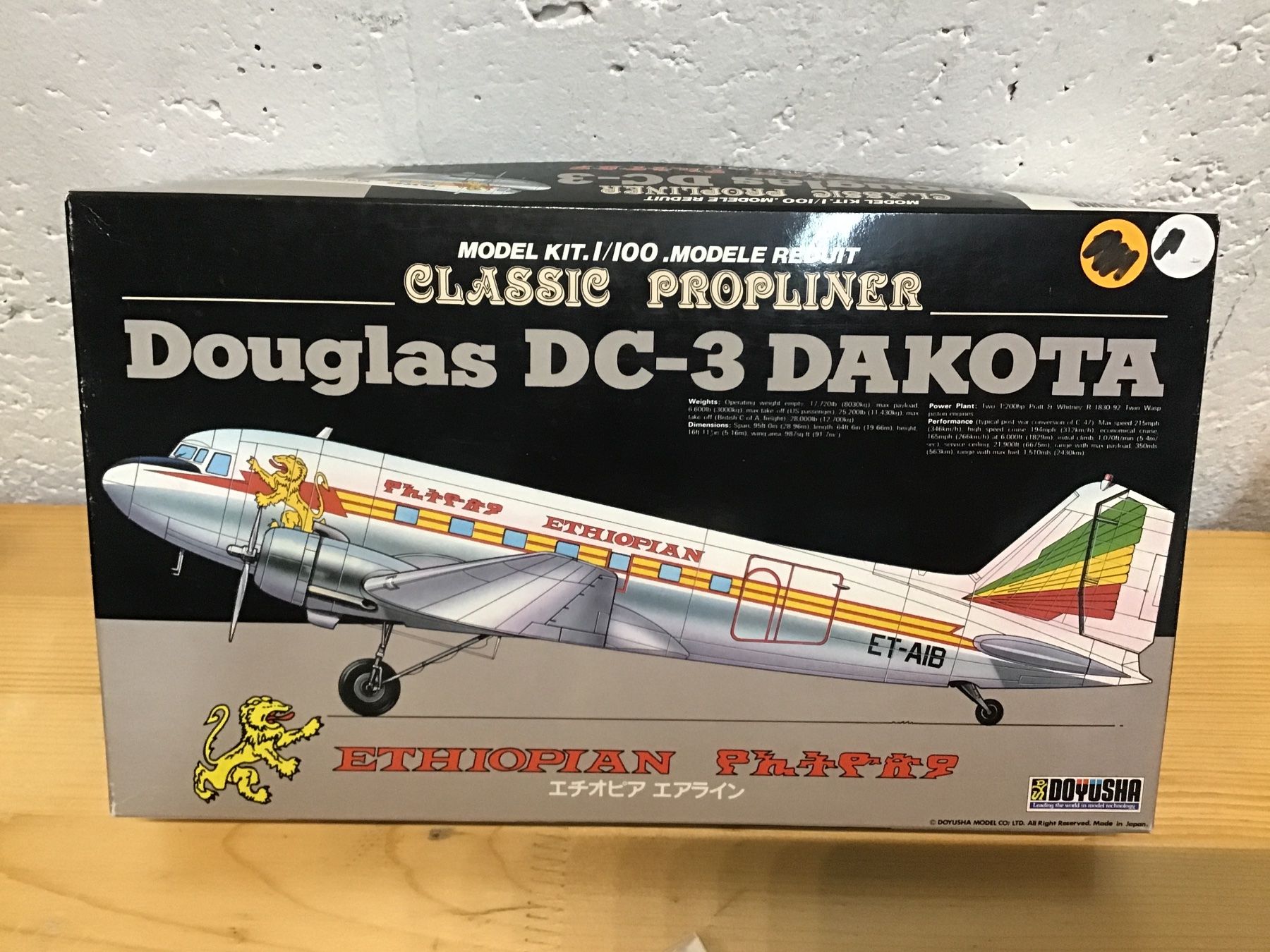 Kit di modellismo & Modellini statici: DC-3 1:100 – Nuovo e nell'imballaggio originale da Männedorf venduto da Spezial-Modelle