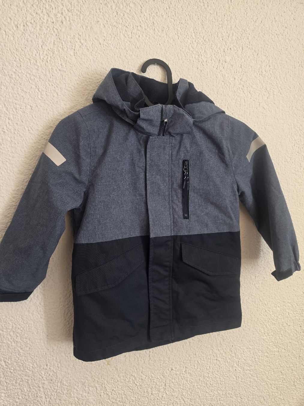 H&M Vestes & Manteaux: H&M Übergangsjacke Gr.104 – D'occasion à Gerlafingen par SiM_sch