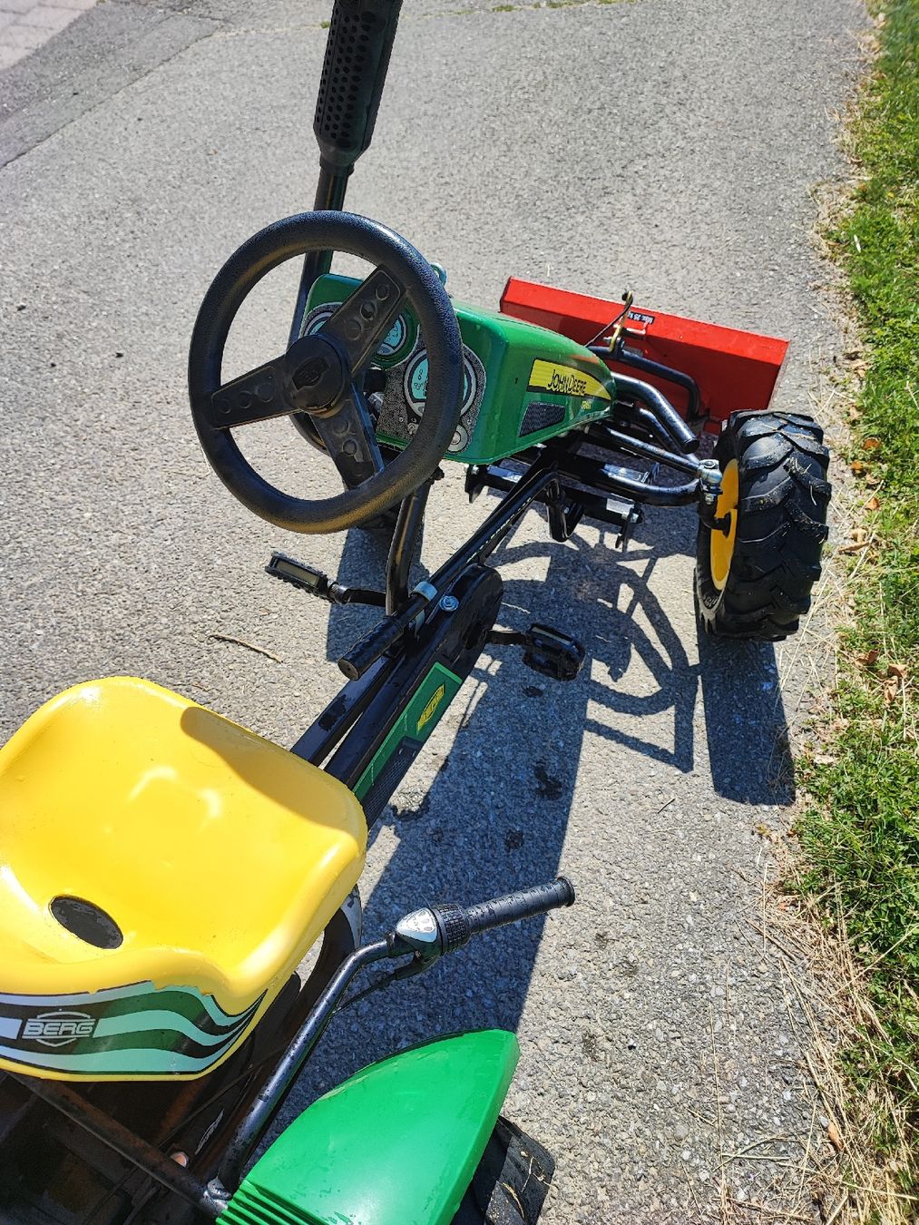 John Deere Veicoli per bambini: Go Kart Berg, Kindertraktor  – Usato da Romanens venduto da Crisup 1