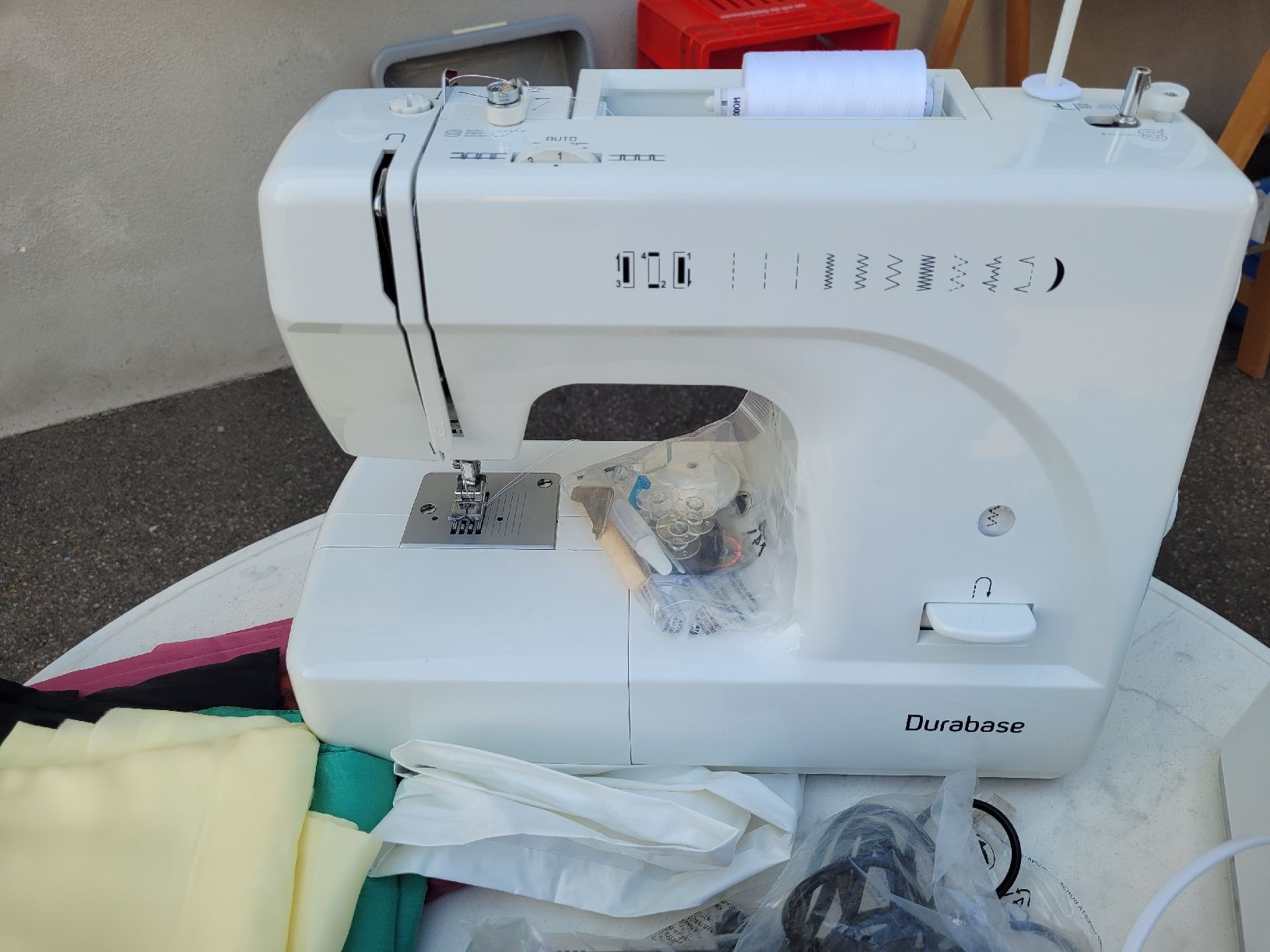 Durabase Macchine da cucire: Durabase Sewing Nähmaschine – Usato da Pratteln venduto da Imus66