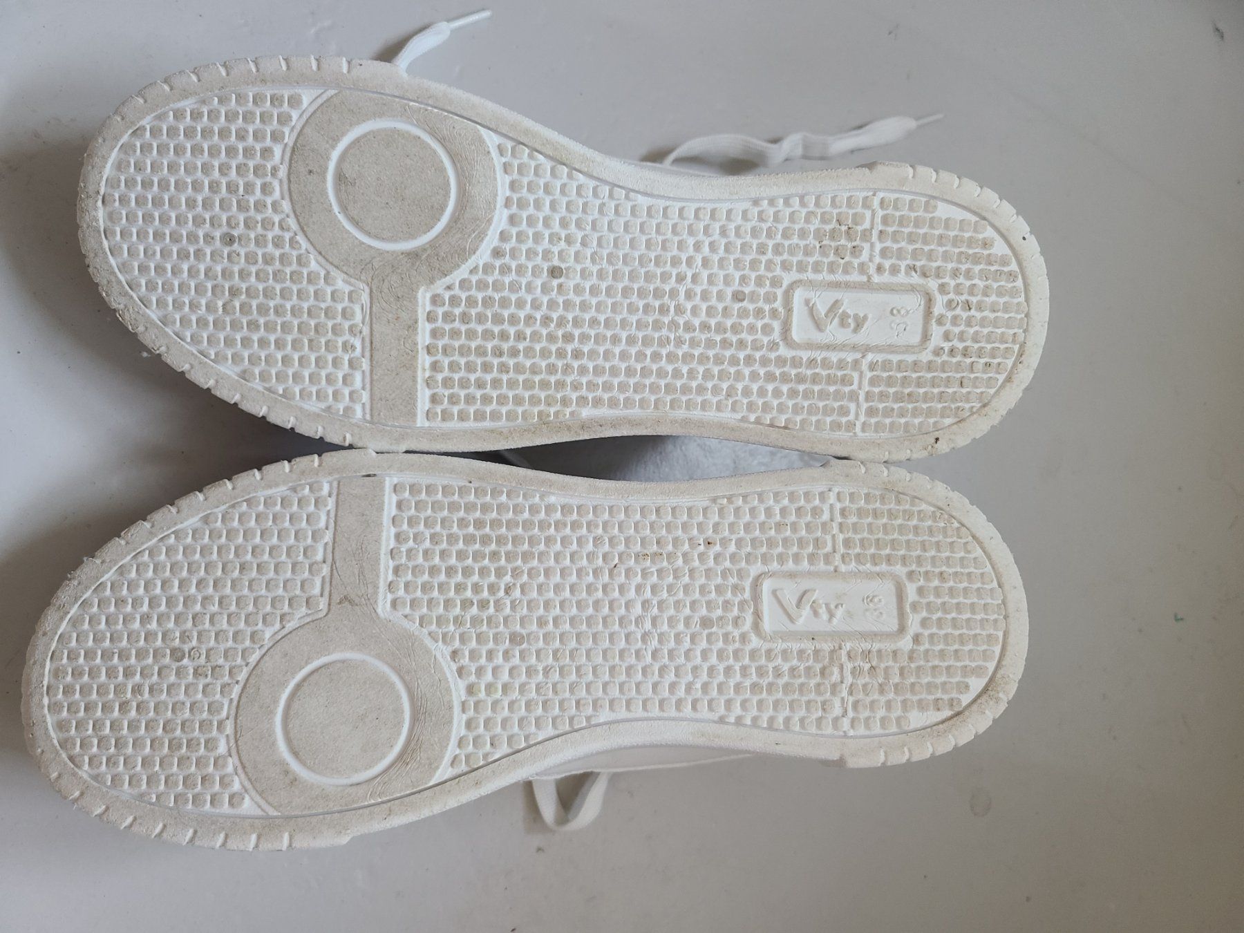 Scarpe da donna: Schuhe Gr.38 – Usato da Muhen venduto da mirjamdaetwyler 1