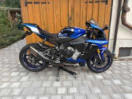 Yamaha R1 2016 + Zentralständer