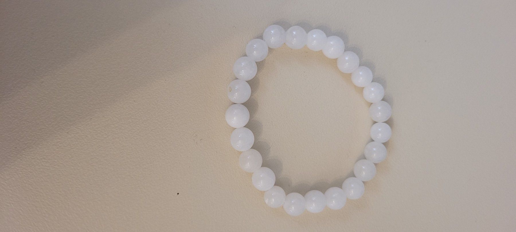 Armbänder & -reifen: Armband Kugeln 0,8mm Durchmesser Elastisch Weiss #2 – Gebraucht aus Adlikon b.Regensdf von ChriZ86