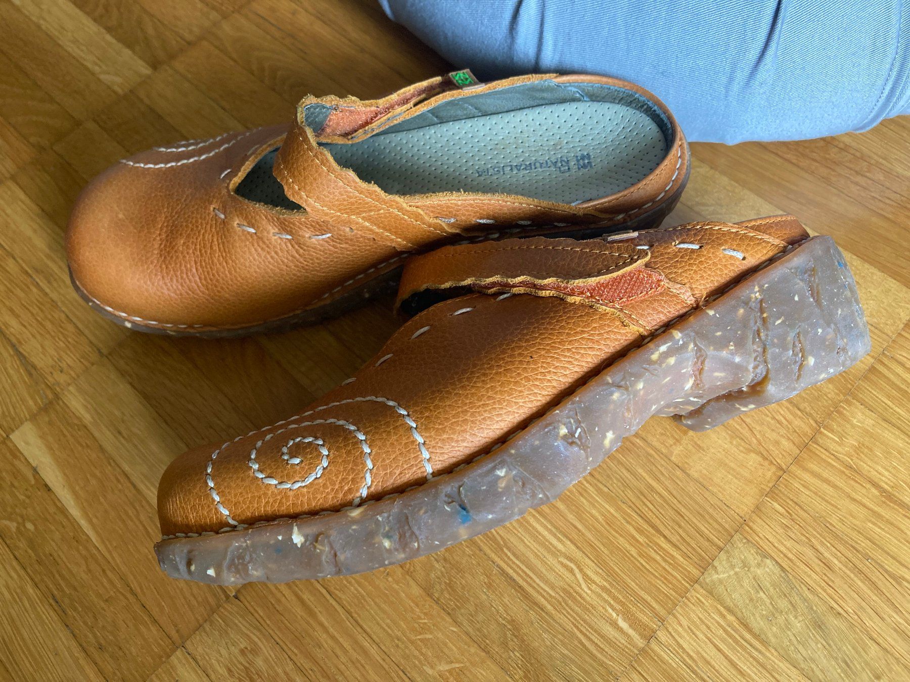 El Naturalista Damenschuhe: El Naturalista Leder Clogs Gr. 36 - tolle Farbe – Gebraucht aus Hombrechtikon von star8888 2